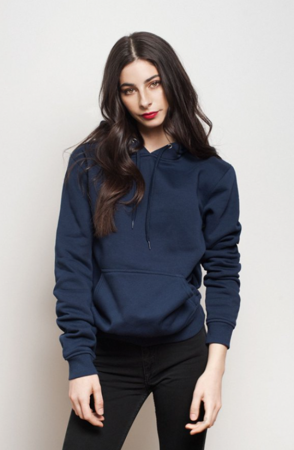 Hoodie dengan Warna Biru Laut